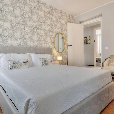 Livin' Portofino Gold Apartman